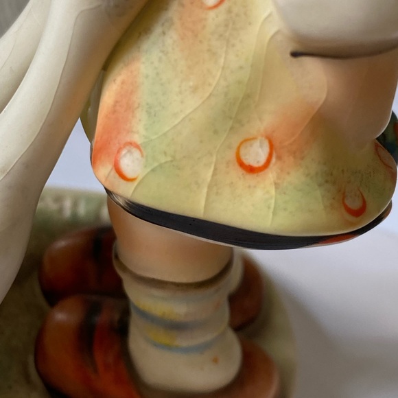 Hummel Goebel Vintage Figurine #47 “Goose Girl” - Picture 9 of 16